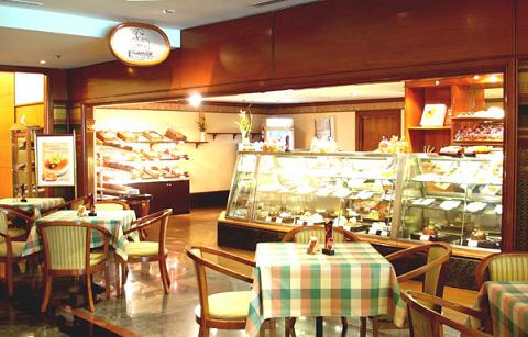 Buffet Cake   โรงแรมโนโวเทล โลตัส สุขุมวิท 33