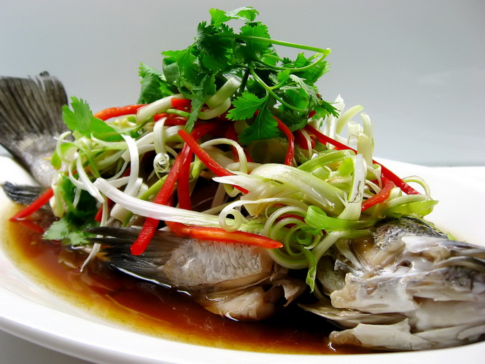 สูตรอาหารลดความอ้วน – ปลากระพงนึ่งซีอิ๊ว