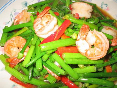 ผัดหน่อไม้ฝรั่งกุ้ง