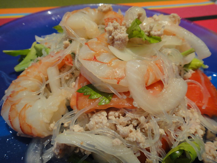 สูตรอาหารลดความอ้วน – ยำวุ้นเส้นกุ้งสด