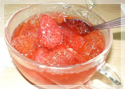 สตอเบอรี่ลอยแก้ว