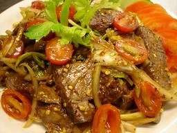 ยำเนื้อย่าง