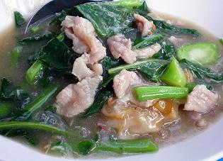 ราดหน้ายอดผัก