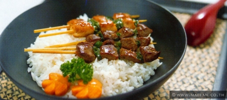 สูตรอาหารญี่ปุ่น – ข้าวกับไก่ราดซอส (ยากิโทริ โดมบุรี)