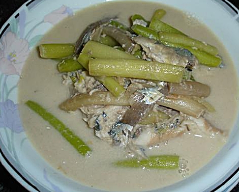สูตรอาหาร – ต้มกะทิสายบัวปลาทู