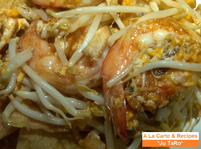 สูตรอาหาร – เกี๊ยวกรอบผัดไทยกุ้งสด