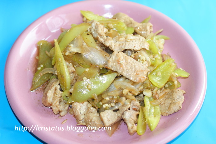 สูตรอาหาร – หมูผัดพริกหยวก